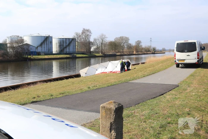 Overleden persoon in water aangetroffen