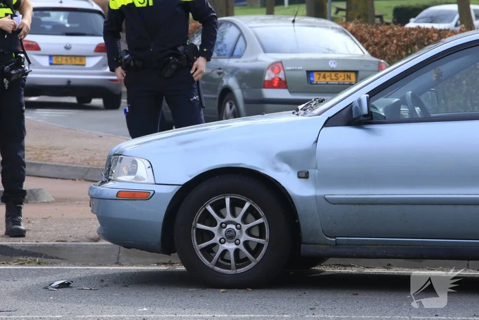 Scooterrijder zwaargewond na botsing met auto