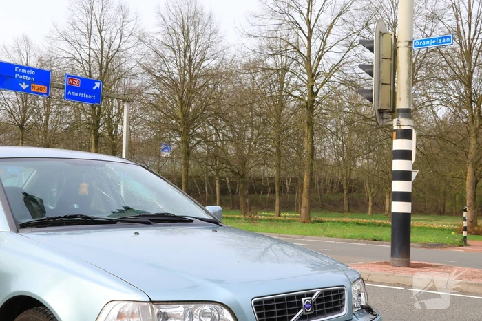 Scooterrijder zwaargewond na botsing met auto