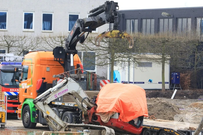 Kraanmachinist overleden na vallende heipaal