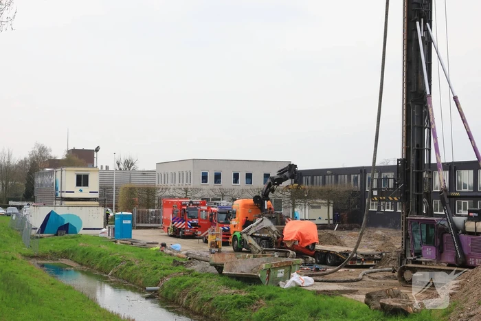Kraanmachinist overleden na vallende heipaal