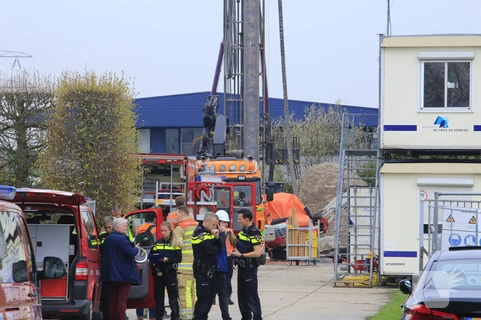 Kraanmachinist overleden na vallende heipaal