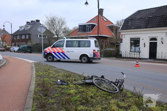 Fietsster ernstig gewond na aanrijding
