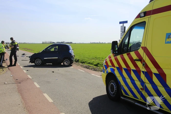 Auto te water na ongeval met brommobiel