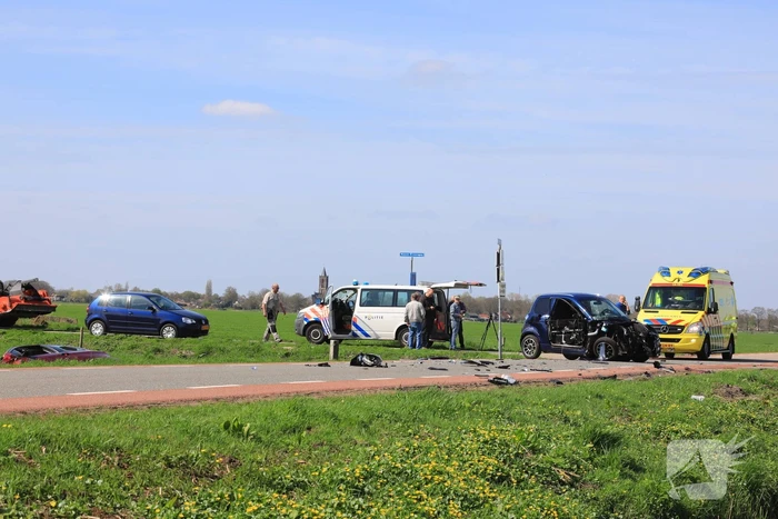 Auto te water na ongeval met brommobiel