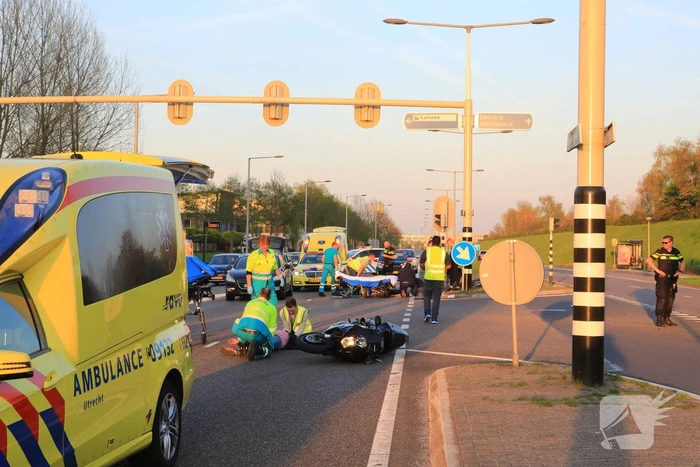 Overstekende fietsster aangereden door motor