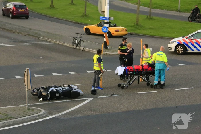 Overstekende fietsster aangereden door motor
