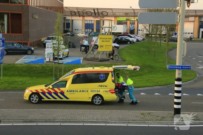 Overstekende fietsster aangereden door motor