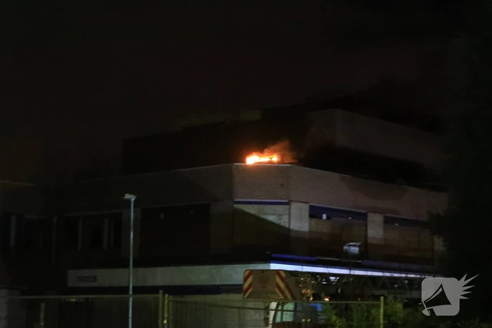 Slooppand in lichterlaaie