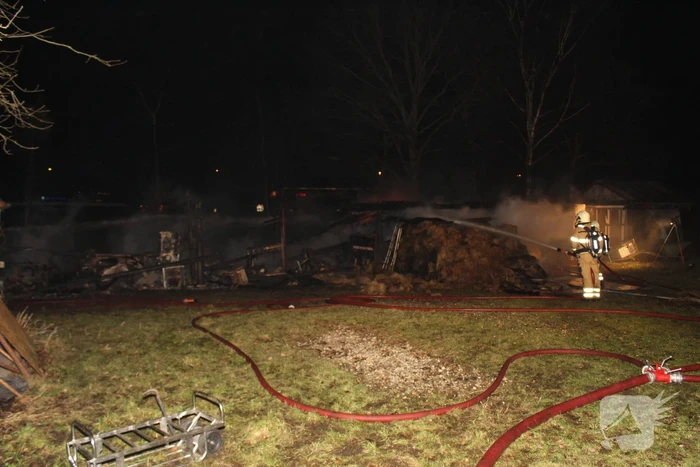 Uitslaande brand verwoest schuur