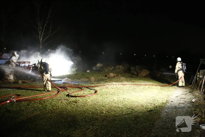 Uitslaande brand verwoest schuur