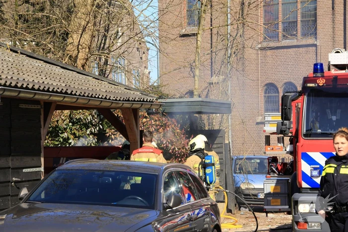 Veel rook bij containerbrand
