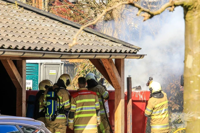 Veel rook bij containerbrand
