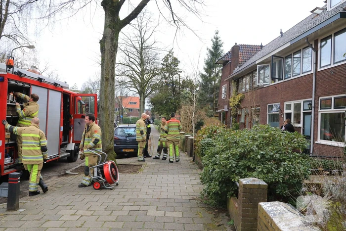 Brandweer ventileert woning na verbrande maaltijd in oven