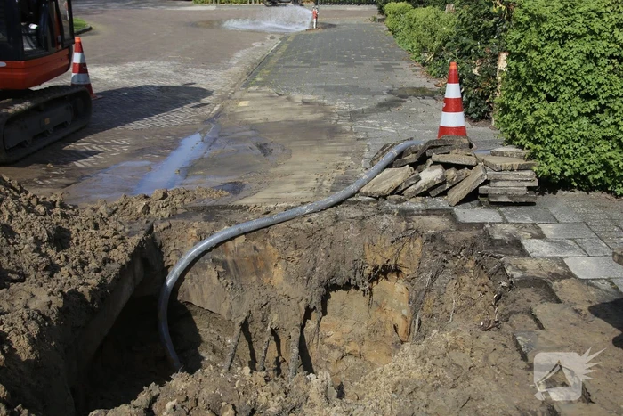 Waterballet door gesprongen waterleiding