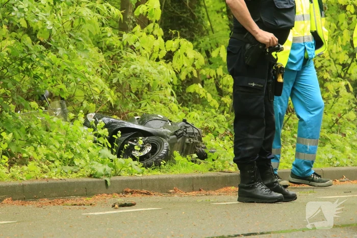 Voetganger ernstig gewond na botsing met scooter