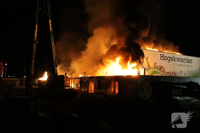 Voormalig sporthal verwoest door brand