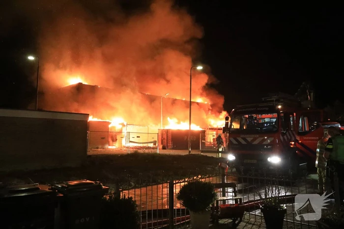 Voormalig sporthal verwoest door brand
