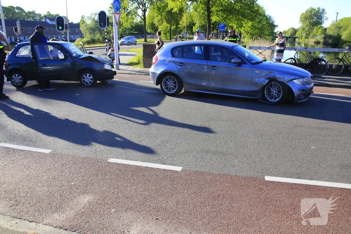 Flinke schade bij ongeval op kruising