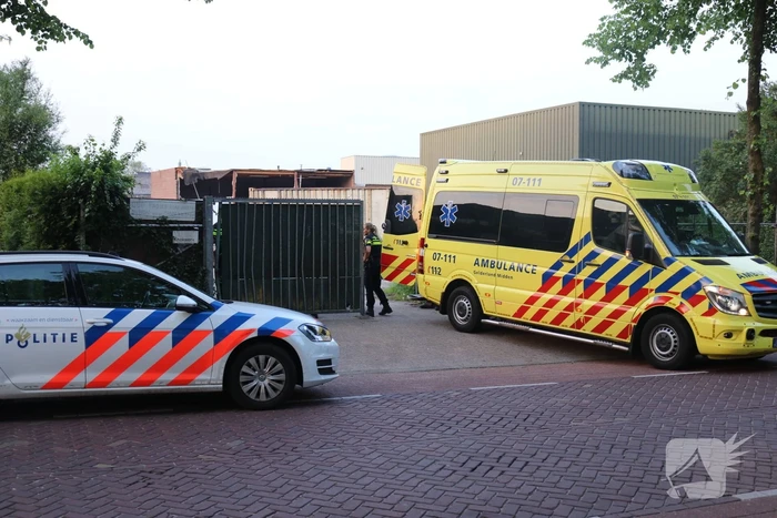 Man aangehouden en gewond naar ziekenhuis