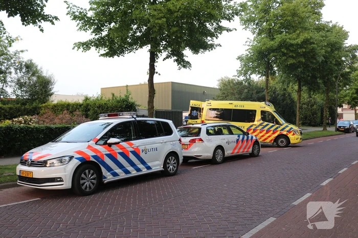 Man aangehouden en gewond naar ziekenhuis