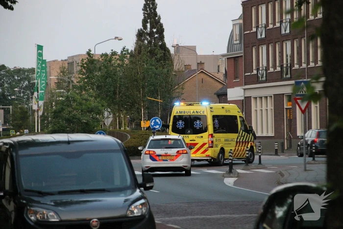 Man aangehouden en gewond naar ziekenhuis