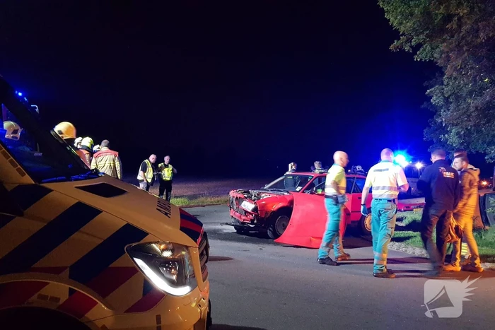 Gewonde bij aanrijding tussen bestelwagen en auto