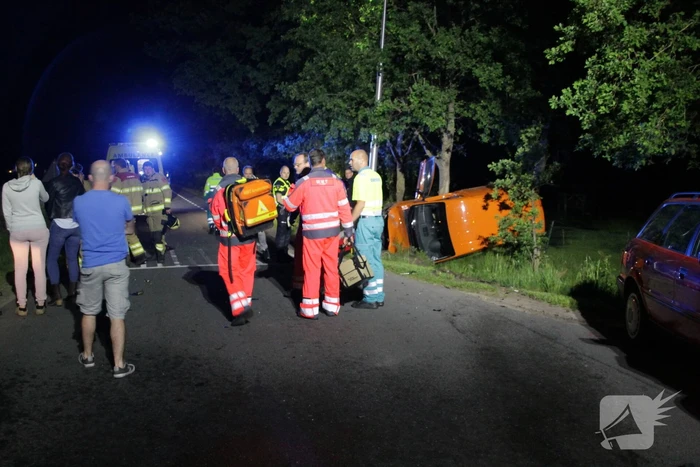 Gewonde bij aanrijding tussen bestelwagen en auto