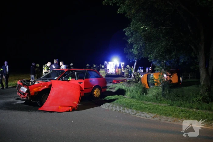 Gewonde bij aanrijding tussen bestelwagen en auto