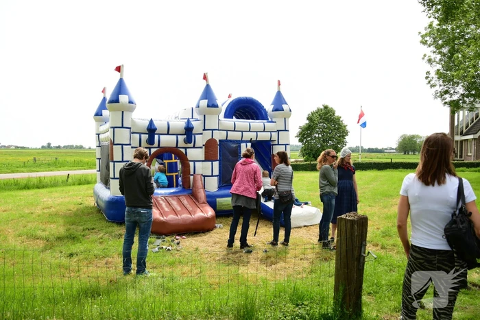 Veel publiek bij open dag en koeiendans