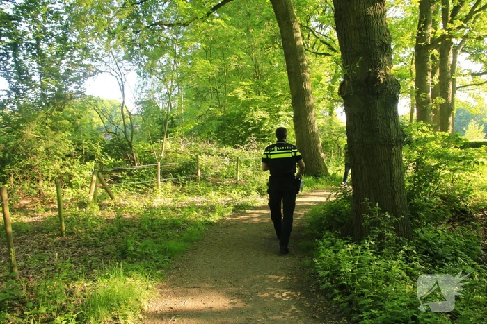 Hardloopster gewond door vallende tak