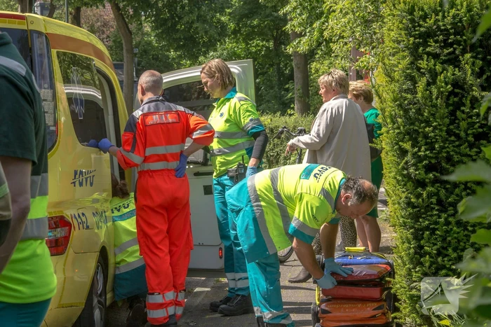 Man valt op steiger
