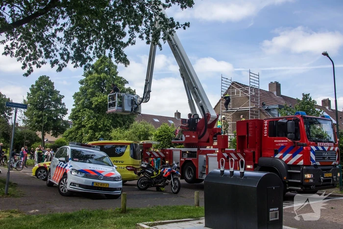 Man valt op steiger