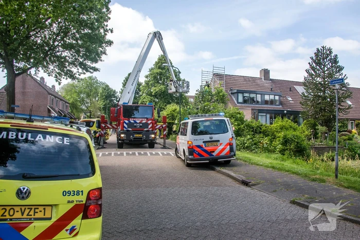 Man valt op steiger