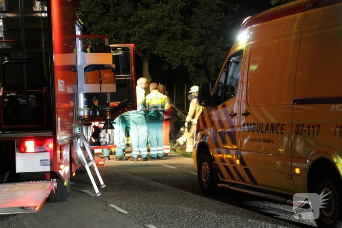 Auto belandt in sloot, automobilist spoorloos