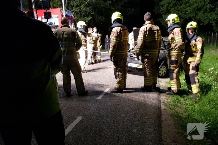 Auto belandt in sloot, automobilist spoorloos