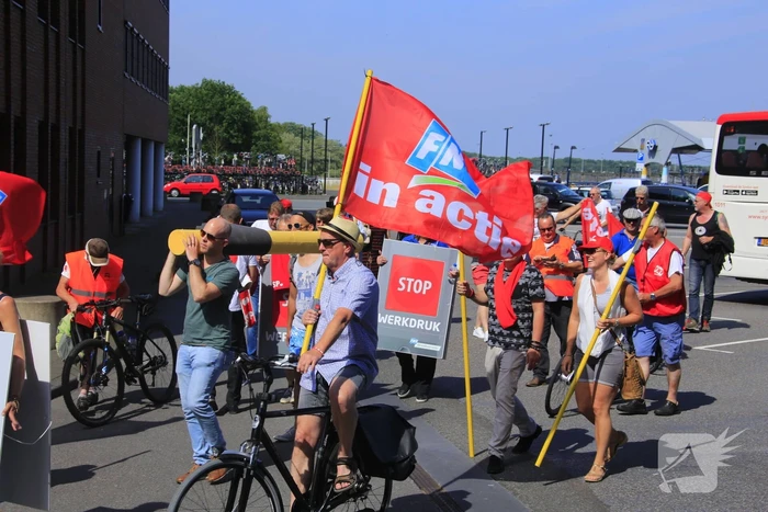 Buschauffeurs houden protestmars