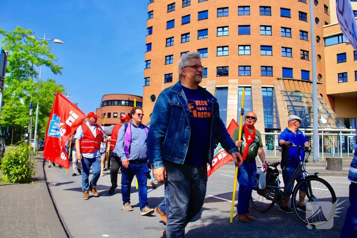 Buschauffeurs houden protestmars
