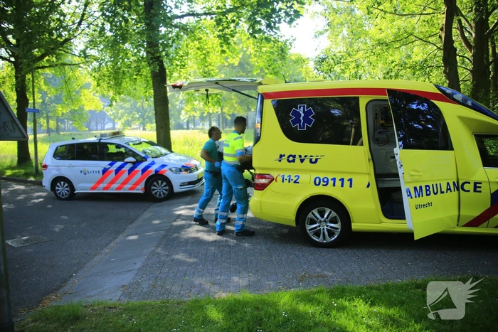 Brommerrijder gewond na botsing met fietser