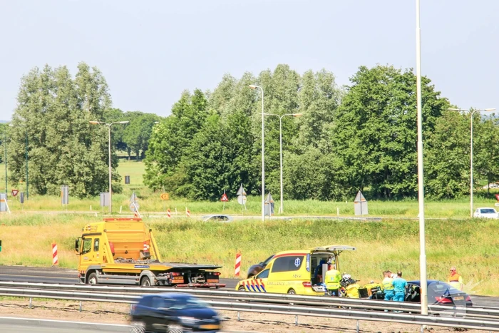 Bestuurder gewond na kop-staartbotsing