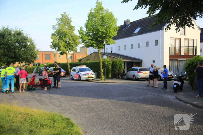 Auto doorgereden na ongeval met brommer