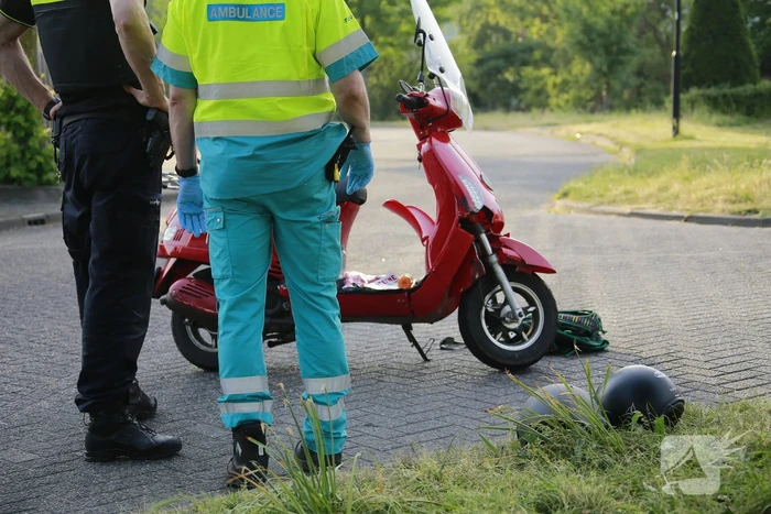 Auto doorgereden na ongeval met brommer