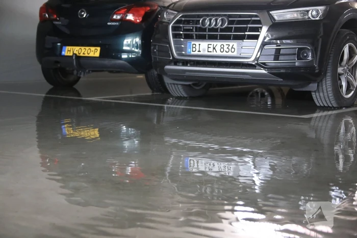 Hoosbui zet parkeergarage onder water
