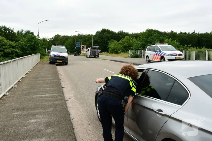 Vluchtende verdachte Eemnes reed politieagenten aan