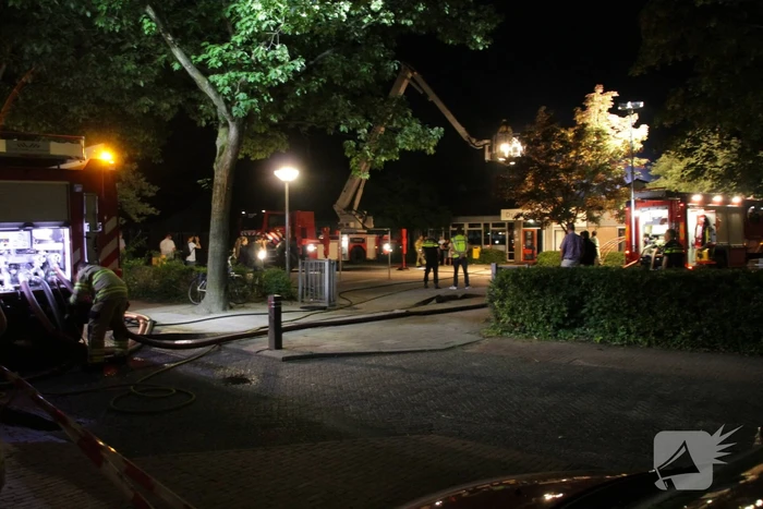 Brandweer blust grote brand in schoolgebouw