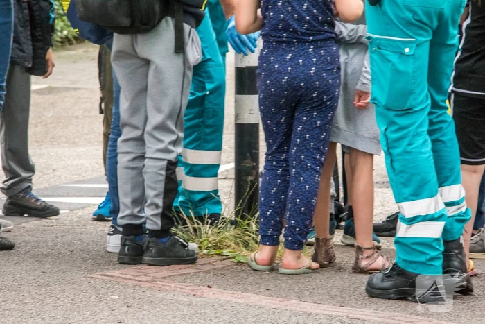 Fietser gewond na botsing tegen paaltje