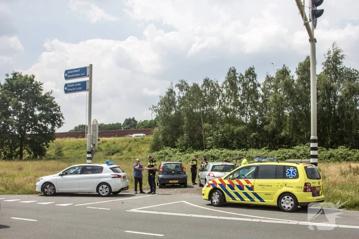 Bestuurster botst op leswagen