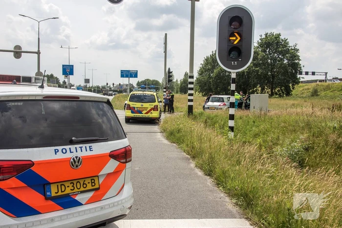 Bestuurster botst op leswagen