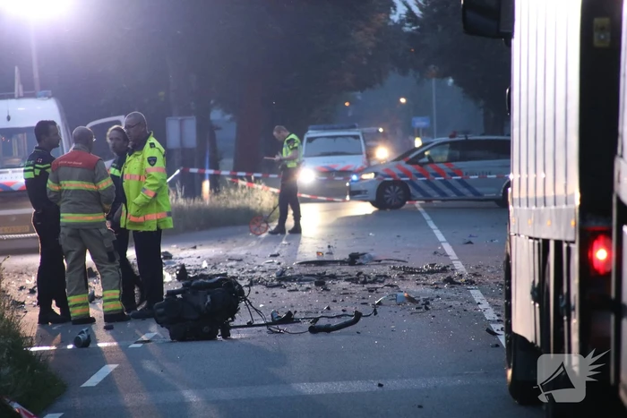 UPDATE: Dode na frontale botsing met vrachtwagen