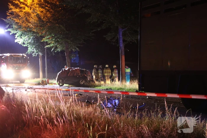 UPDATE: Dode na frontale botsing met vrachtwagen